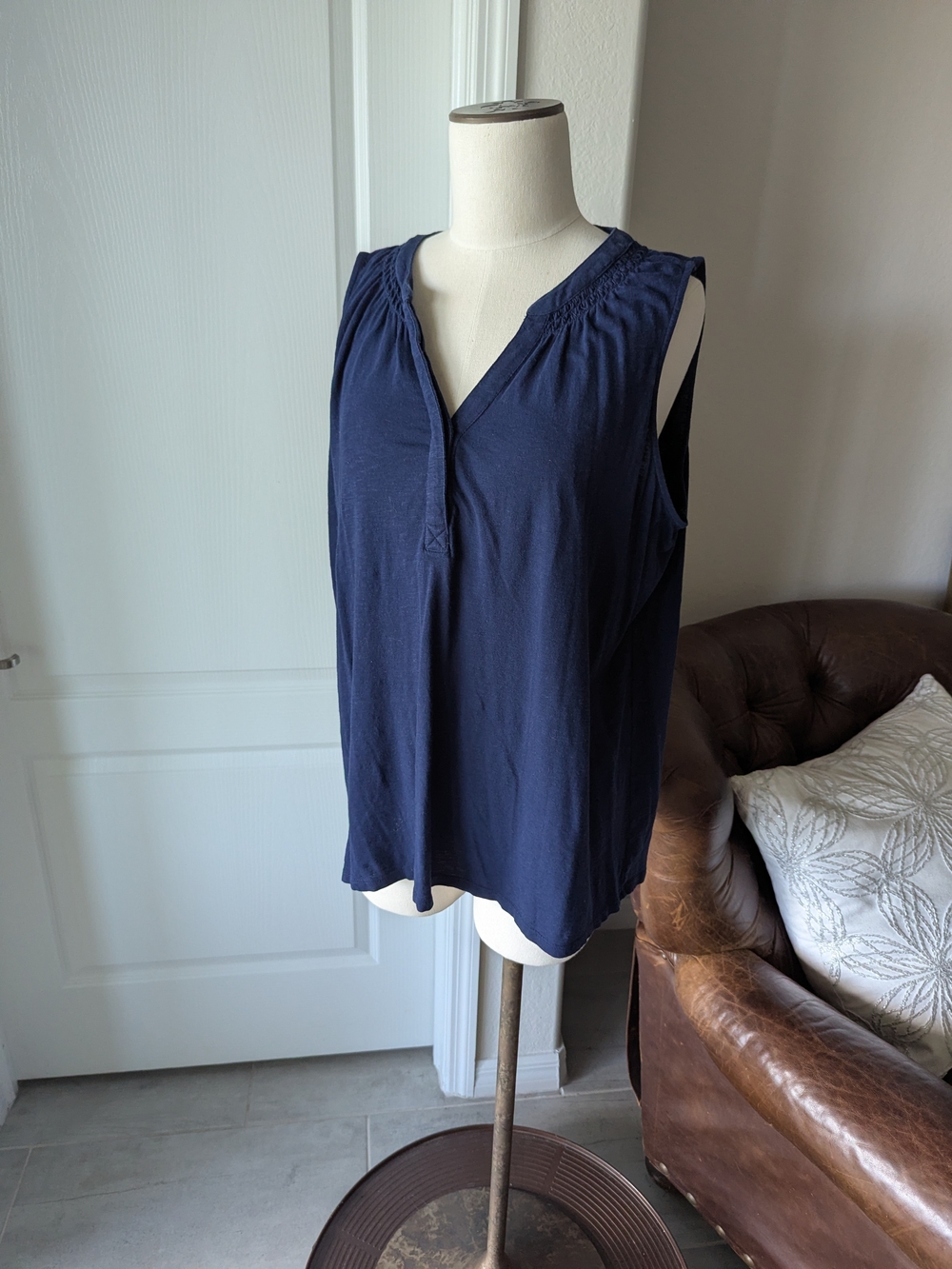 crown & ivy Navy V-Neck Cotton Sleeveless Top
